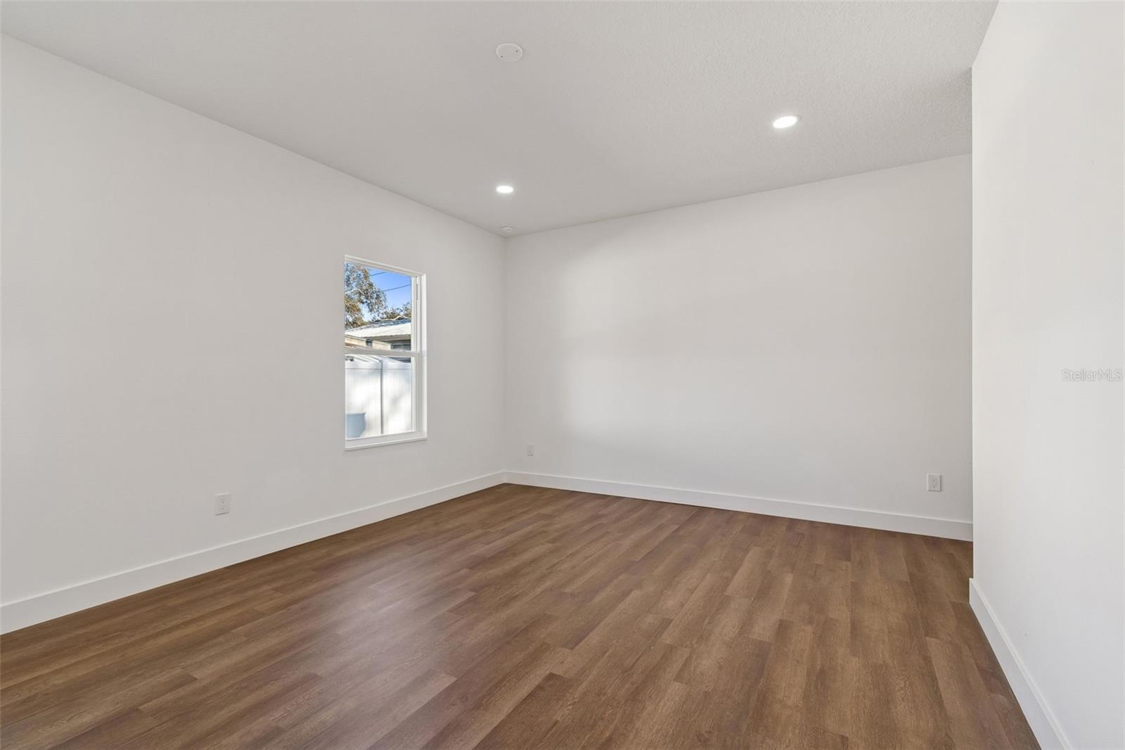 Image 39 of 83 For 5111 68th Street N