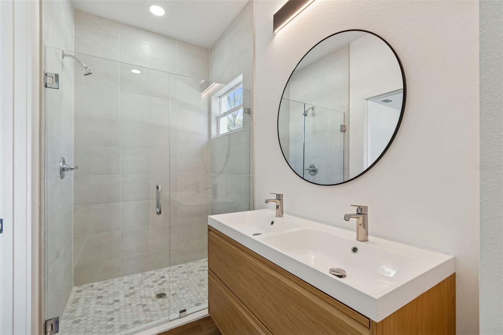 Image 43 of 83 For 5111 68th Street N