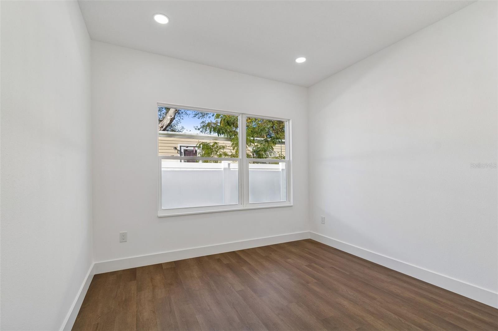 Image 54 of 83 For 5111 68th Street N