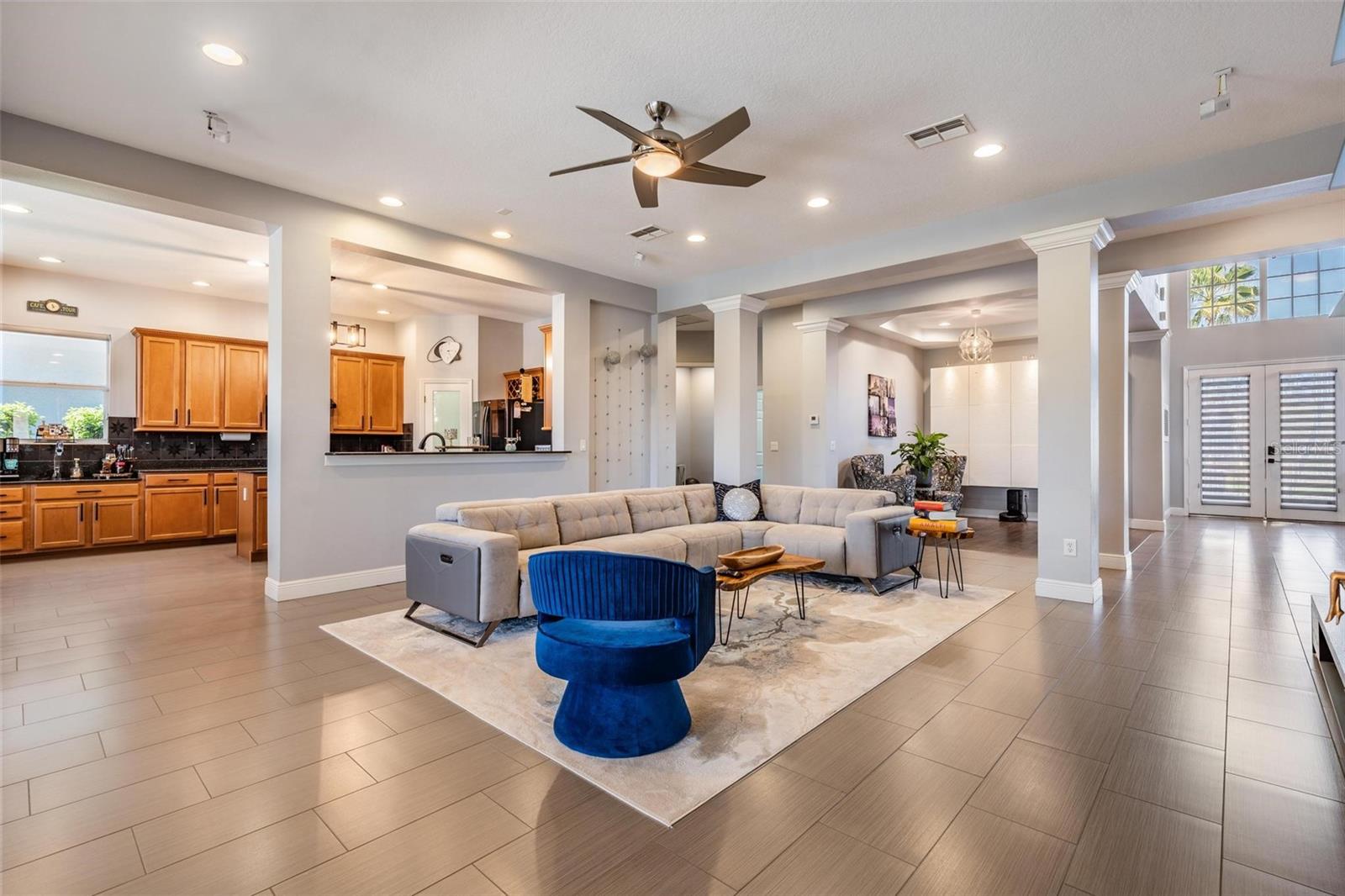 Image 17 of 69 For 23626 Abercorn Lane