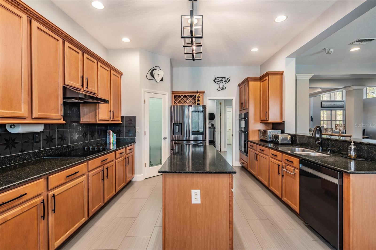 Image 21 of 69 For 23626 Abercorn Lane