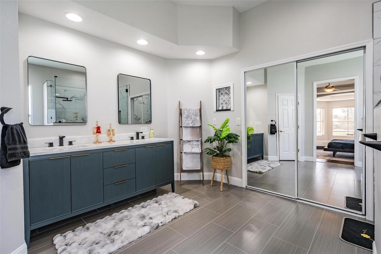 Image 31 of 69 For 23626 Abercorn Lane