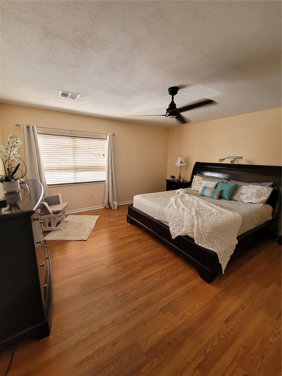 Image 19 of 74 For 27640 Breakers Drive