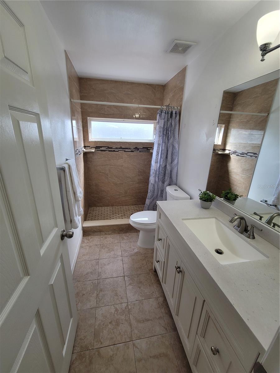 Image 20 of 74 For 27640 Breakers Drive