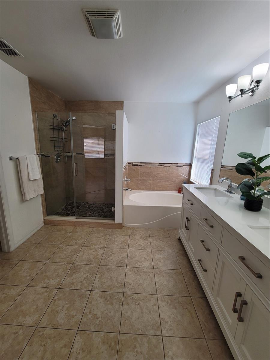 Image 35 of 74 For 27640 Breakers Drive