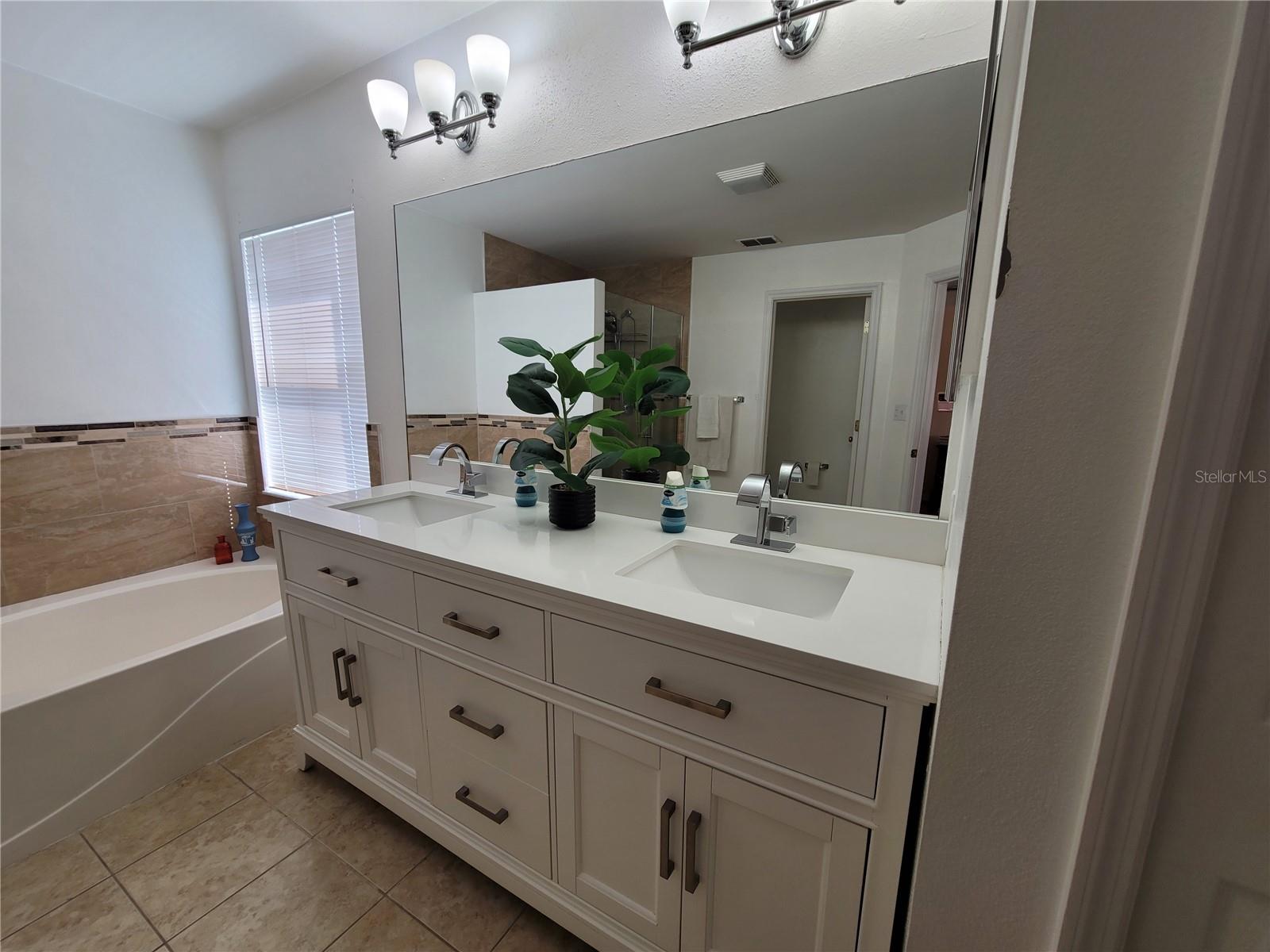 Image 36 of 74 For 27640 Breakers Drive