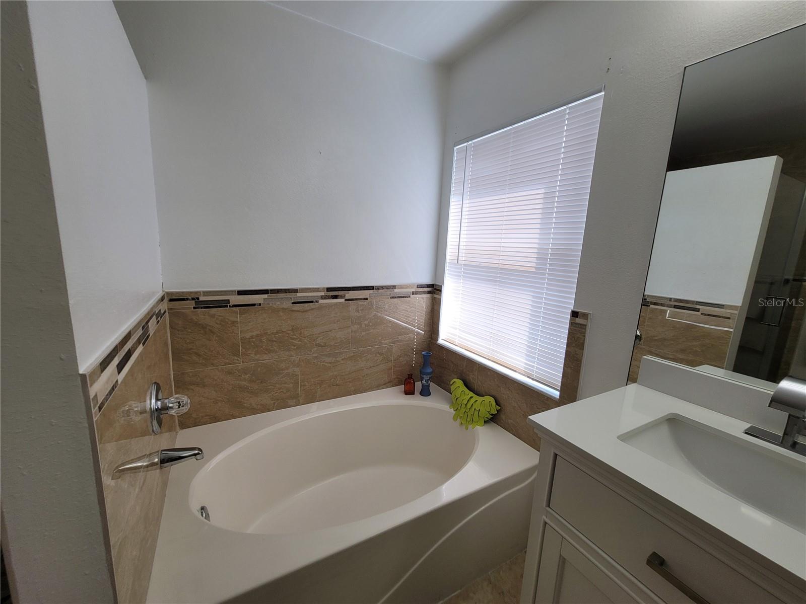 Image 37 of 74 For 27640 Breakers Drive