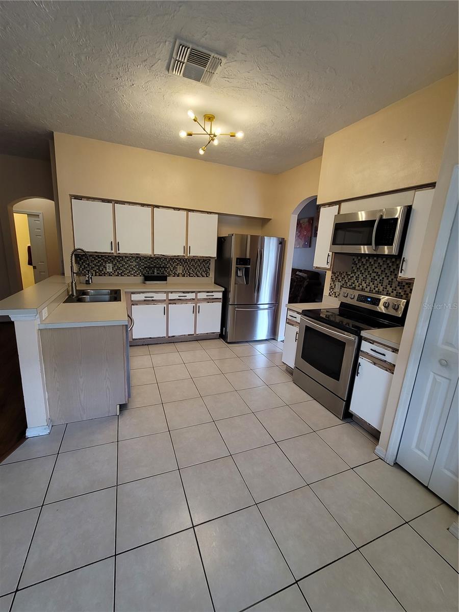 Image 53 of 74 For 27640 Breakers Drive