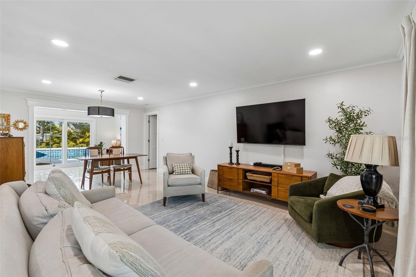 Image 12 of 54 For 3302 San Jose Street