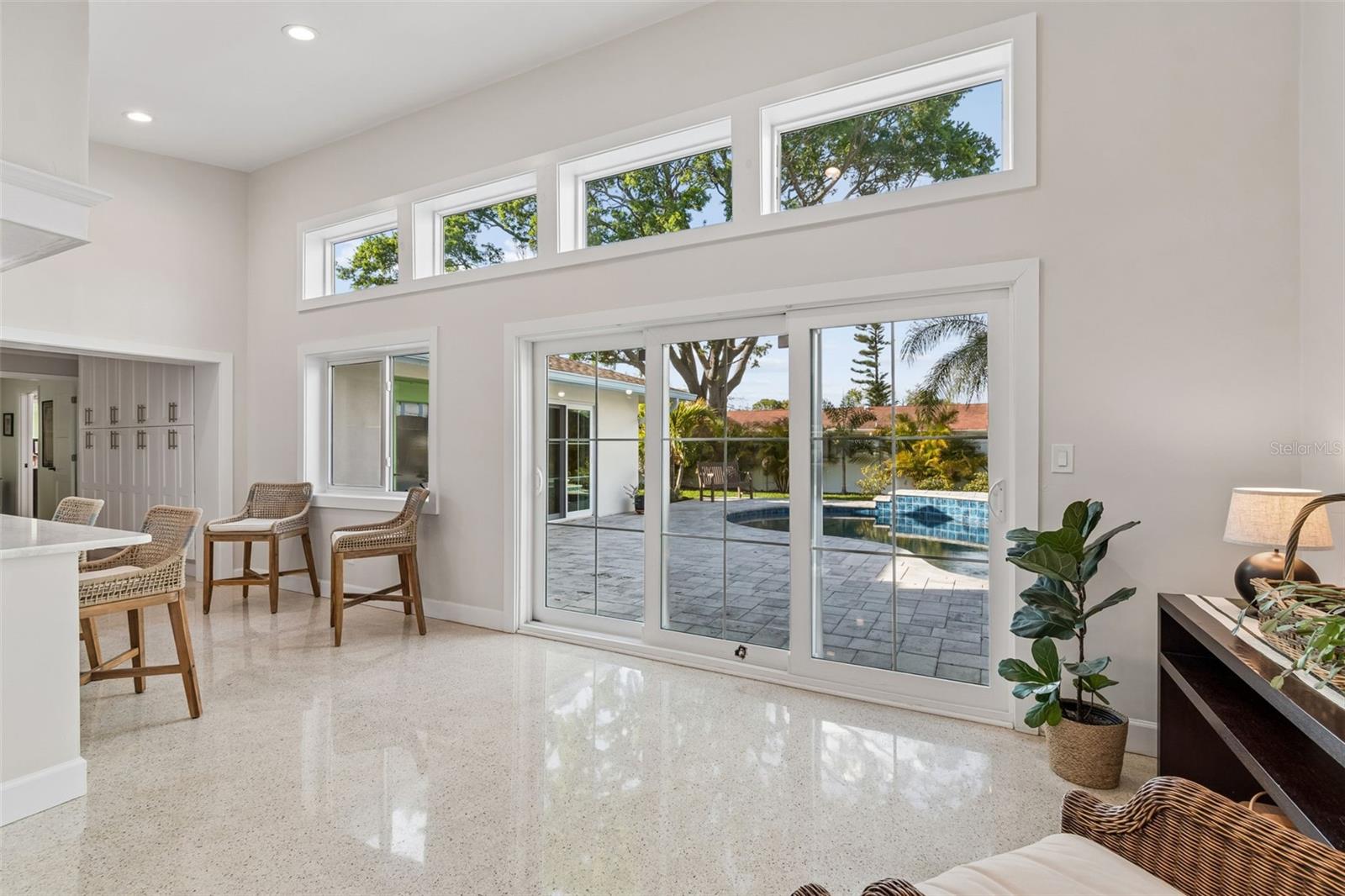 Image 18 of 54 For 3302 San Jose Street