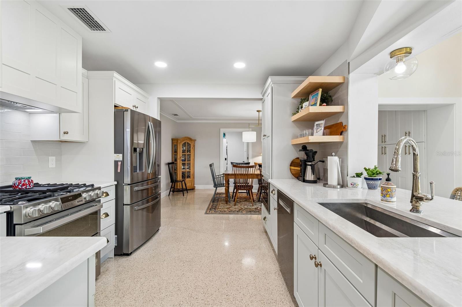 Image 21 of 54 For 3302 San Jose Street