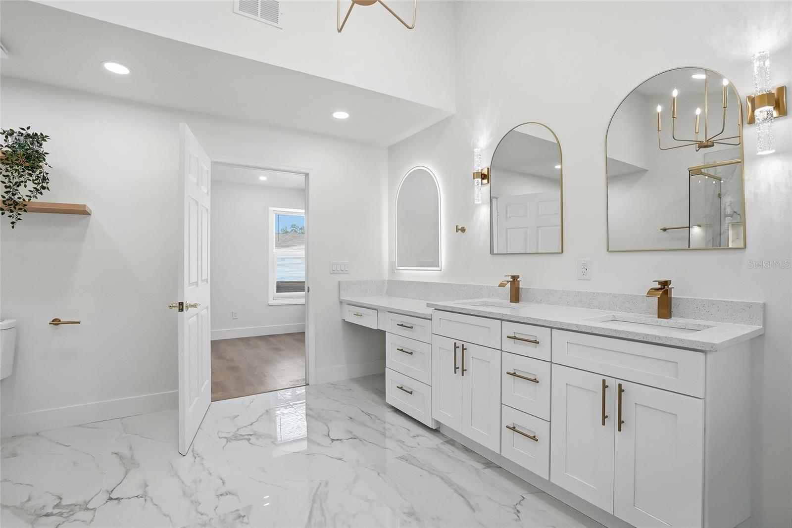 Image 33 of 87 For 6315 Chauncy Street