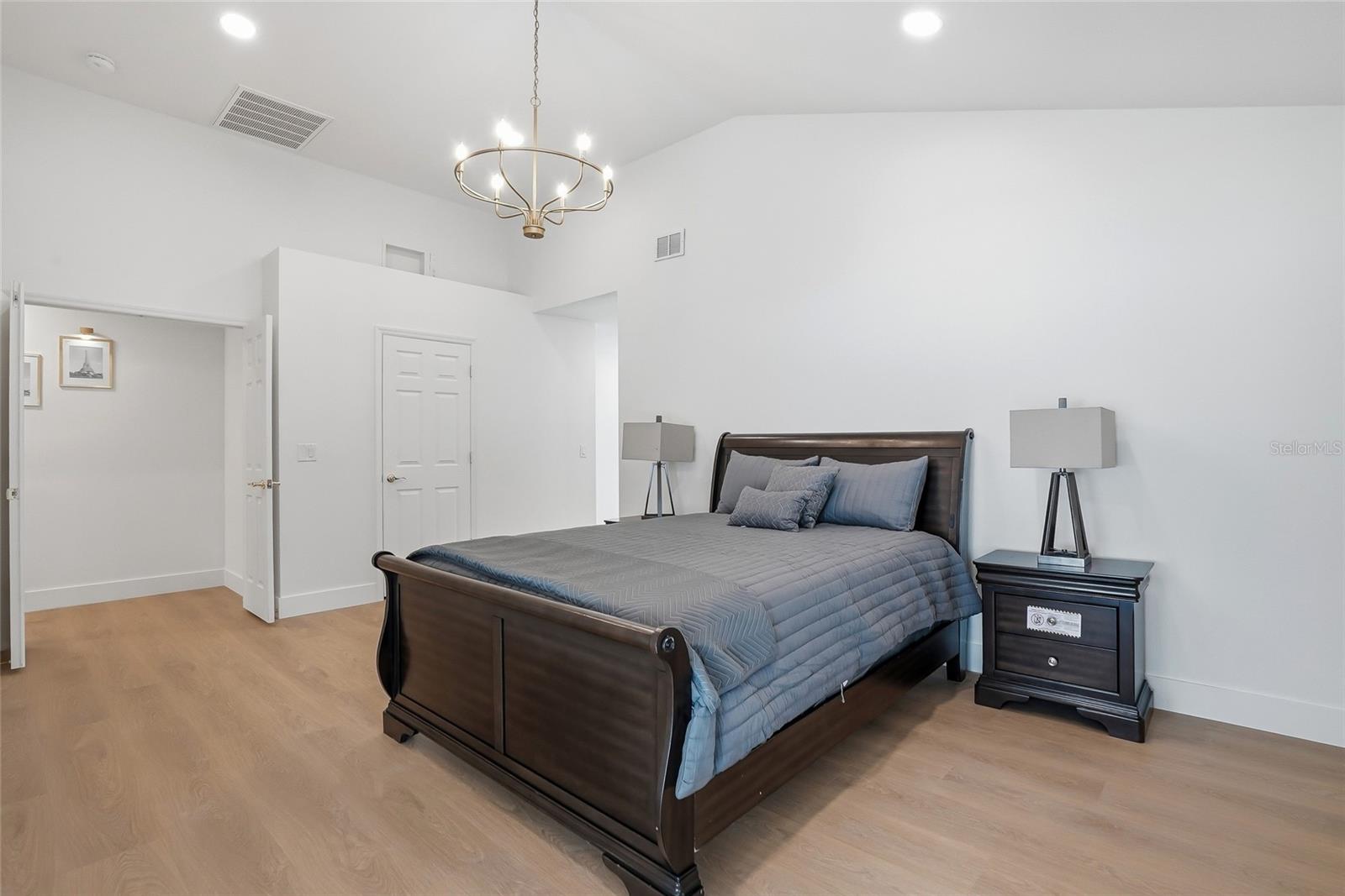 Image 36 of 87 For 6315 Chauncy Street