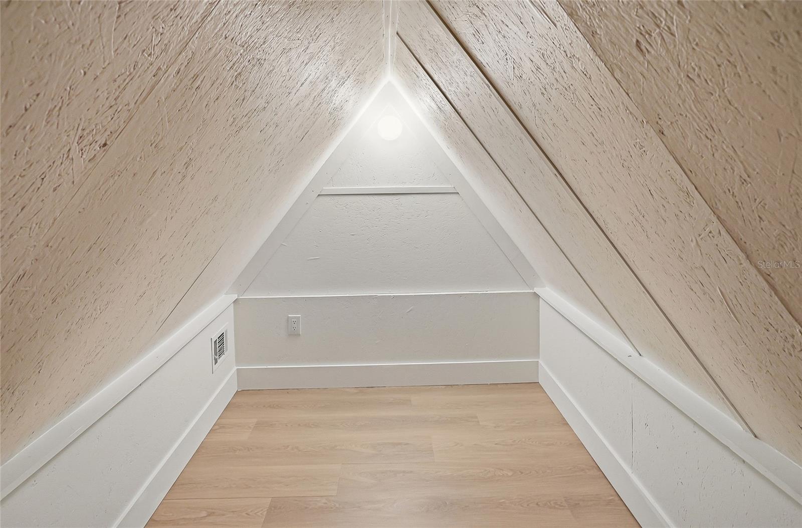 Image 54 of 87 For 6315 Chauncy Street