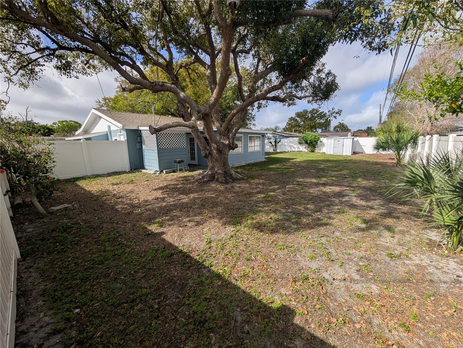 Image 29 of 36 For 7173 Darien Way