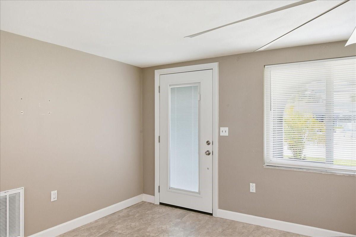 Image 4 of 40 For 3606 Cockatoo Drive