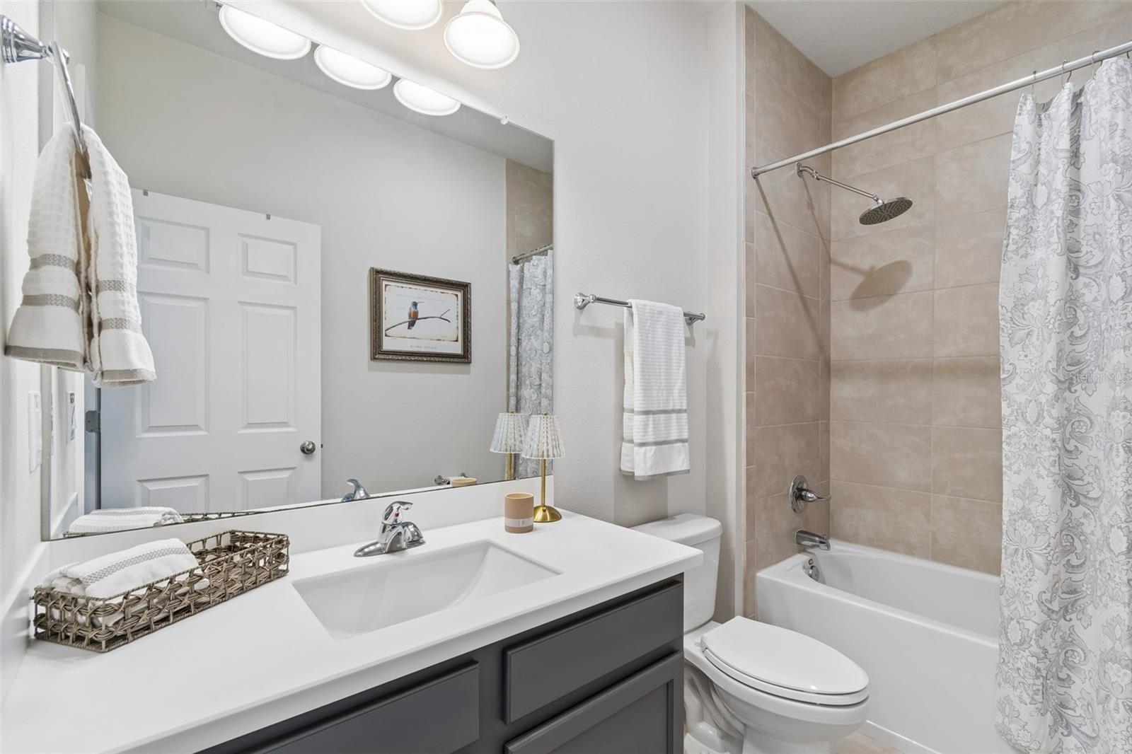 Image 11 of 52 For 4910 Lakeshore Oaks Court