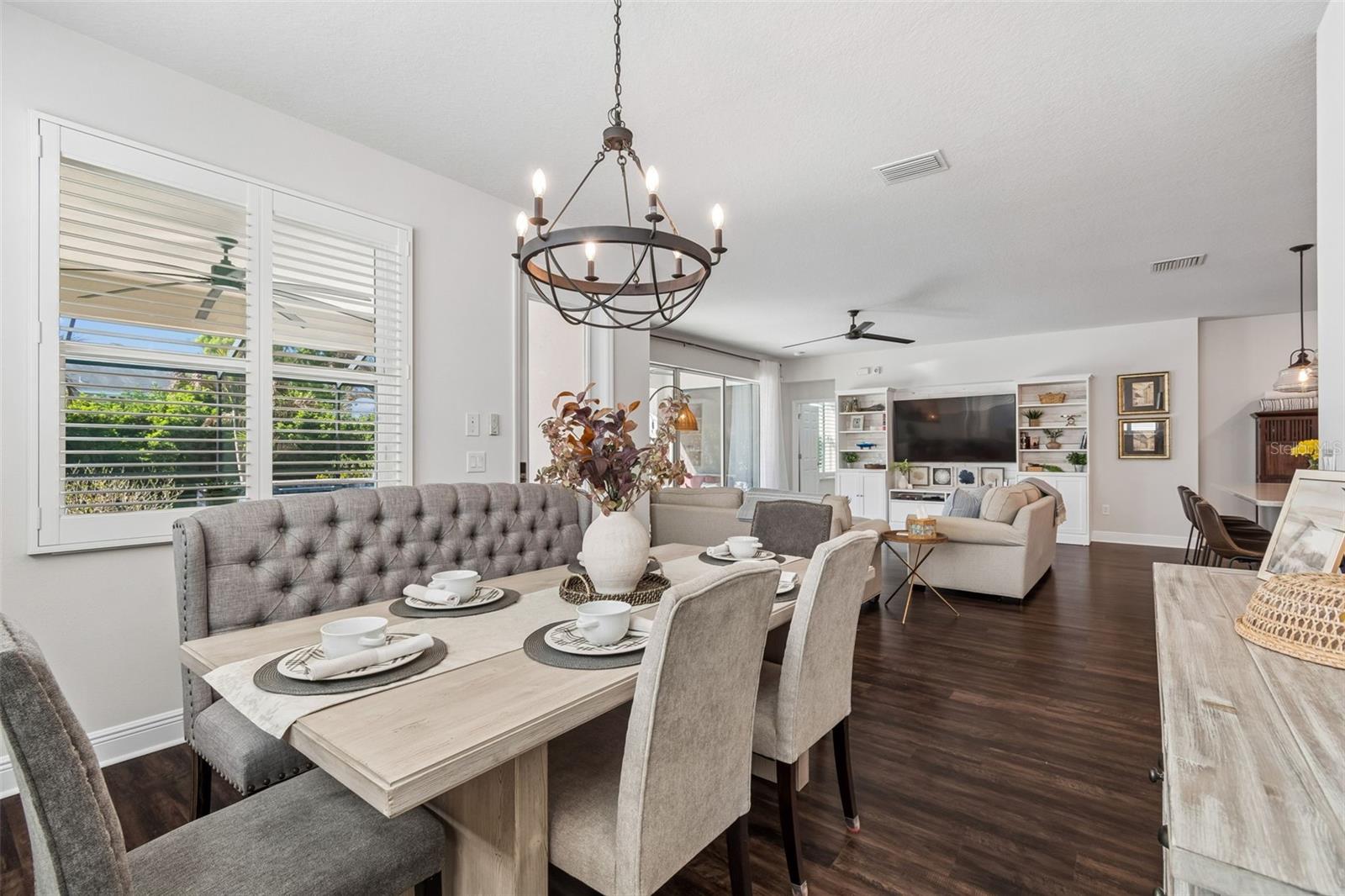 Image 17 of 52 For 4910 Lakeshore Oaks Court