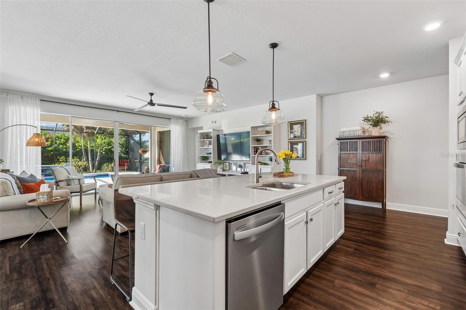 Image 21 of 52 For 4910 Lakeshore Oaks Court