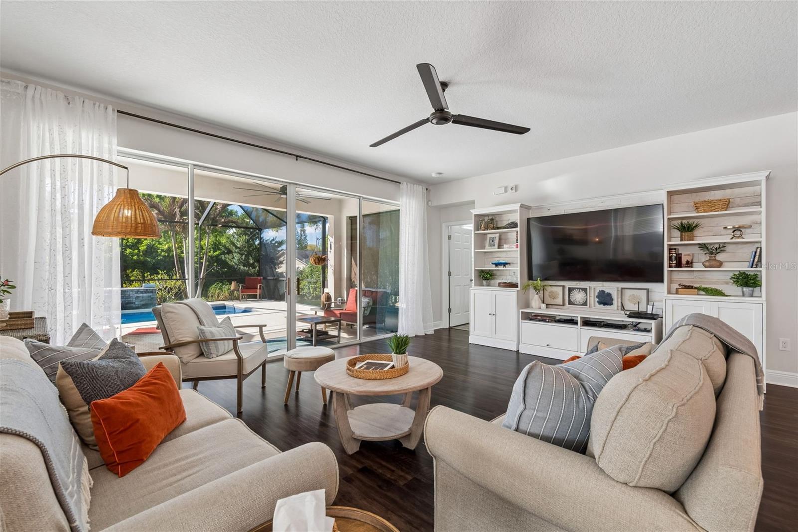 Image 22 of 52 For 4910 Lakeshore Oaks Court