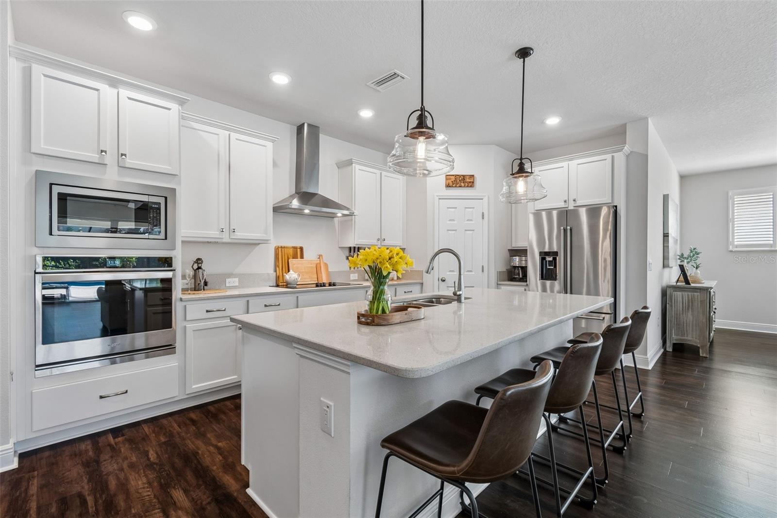 Image 5 of 52 For 4910 Lakeshore Oaks Court