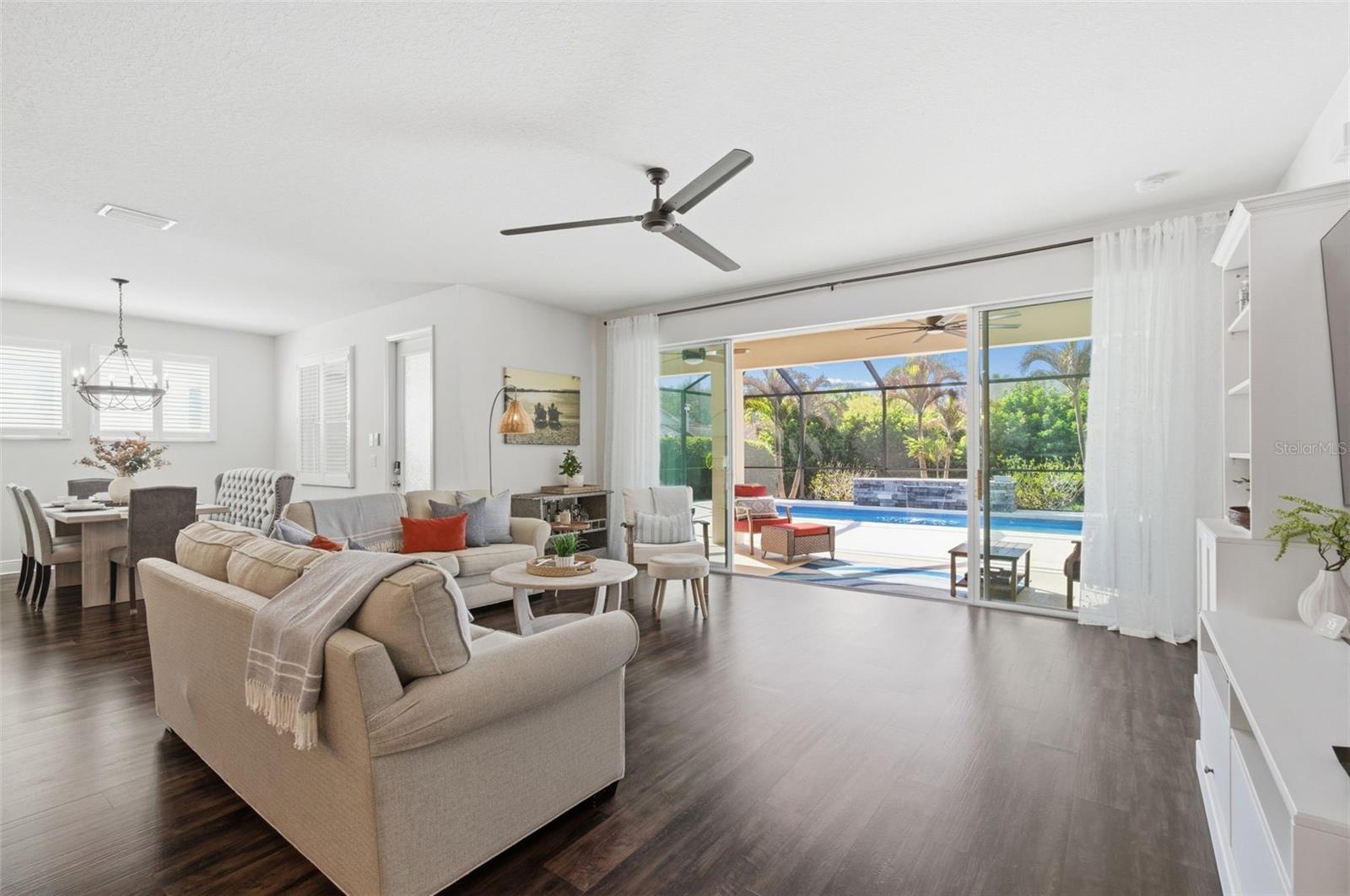 Image 6 of 52 For 4910 Lakeshore Oaks Court