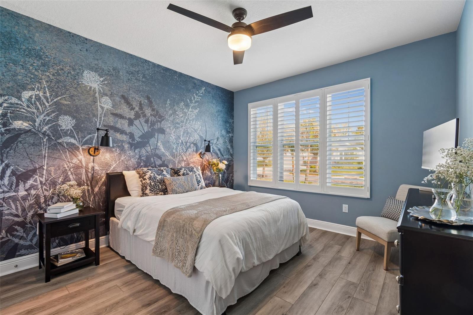 Image 9 of 52 For 4910 Lakeshore Oaks Court