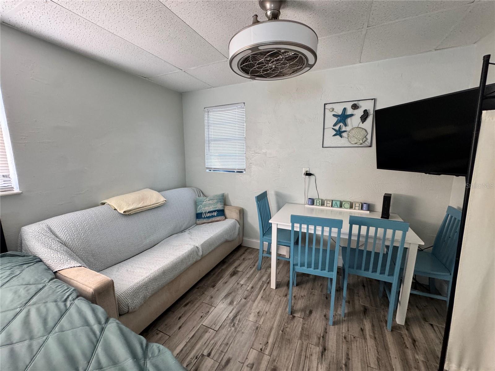 Image 13 of 19 For 756 Mandalay Avenue