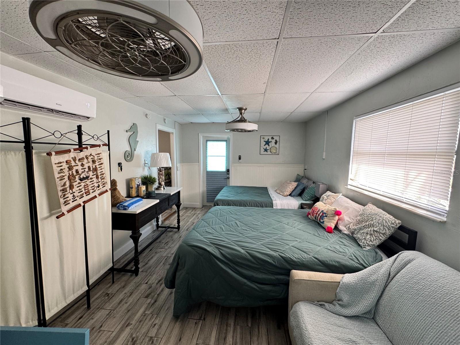 Image 14 of 19 For 756 Mandalay Avenue