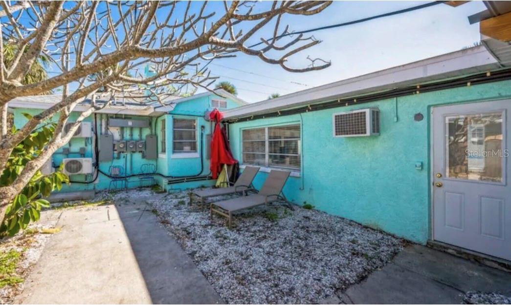 Image 17 of 19 For 756 Mandalay Avenue