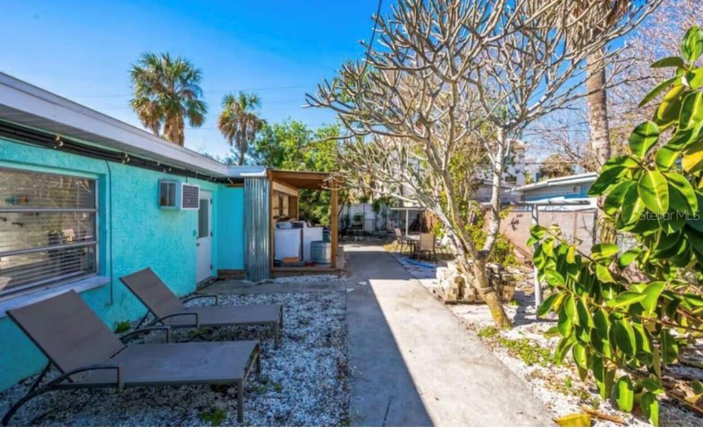 Image 18 of 19 For 756 Mandalay Avenue