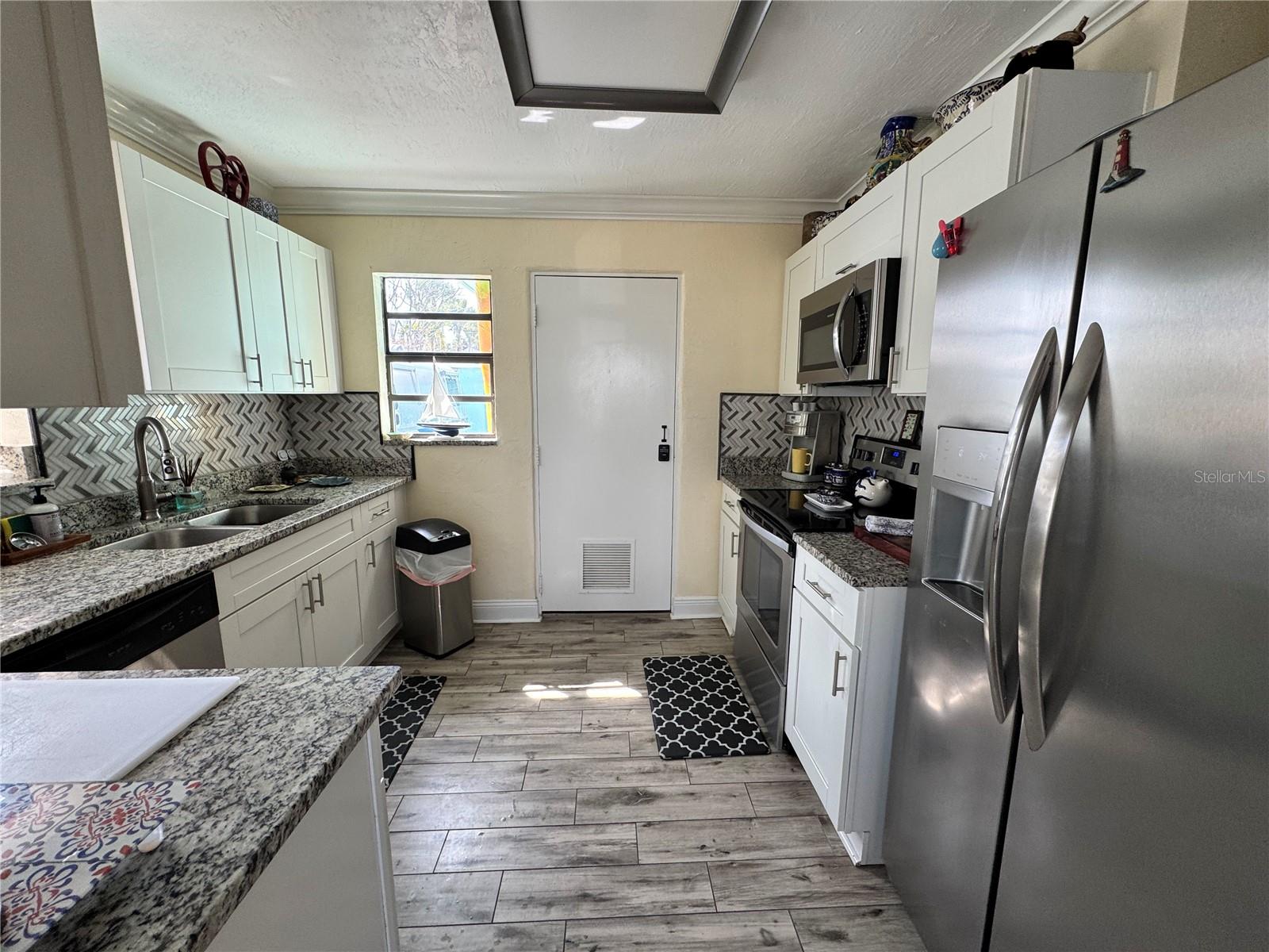 Image 3 of 19 For 756 Mandalay Avenue