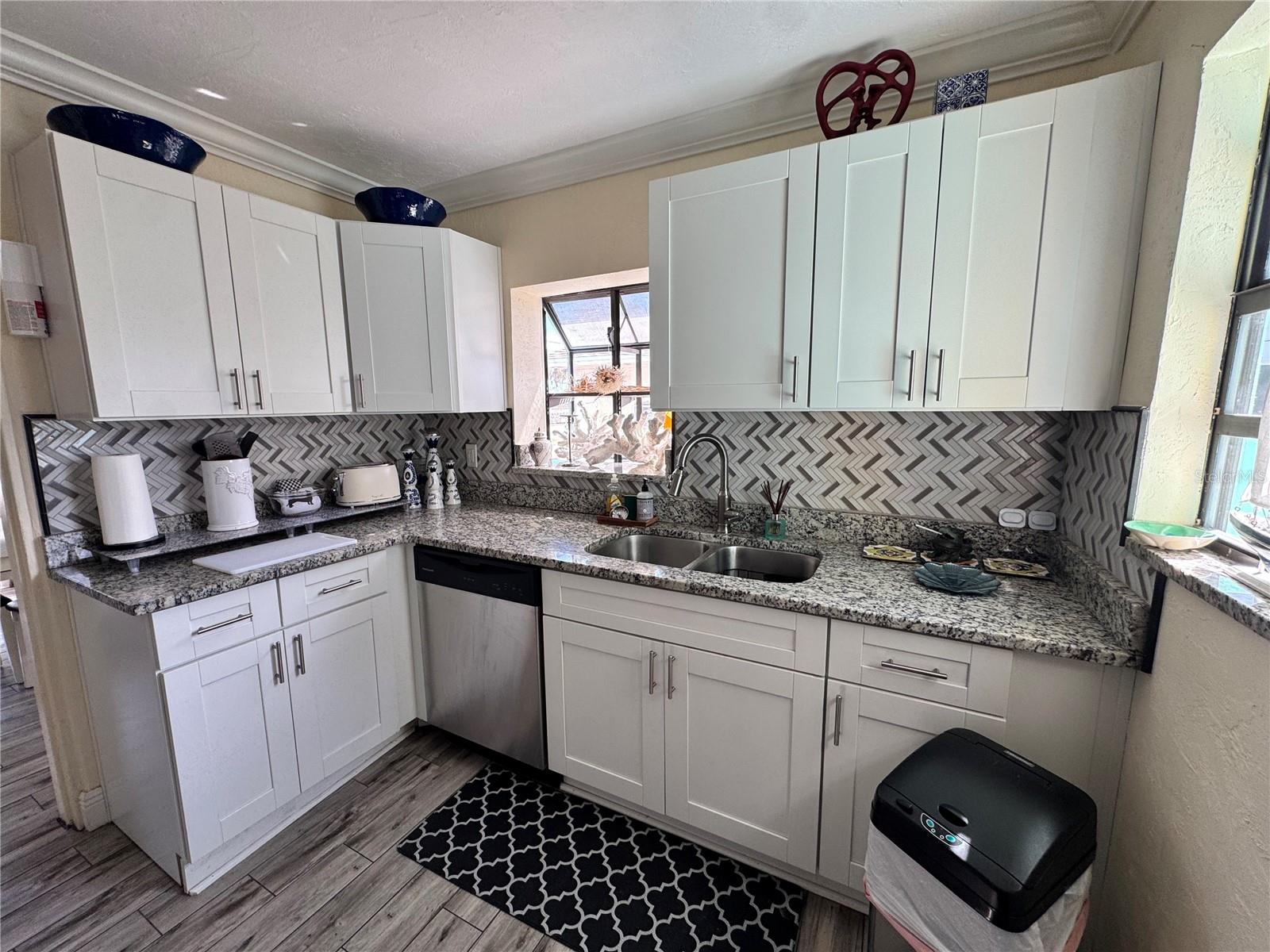 Image 5 of 19 For 756 Mandalay Avenue