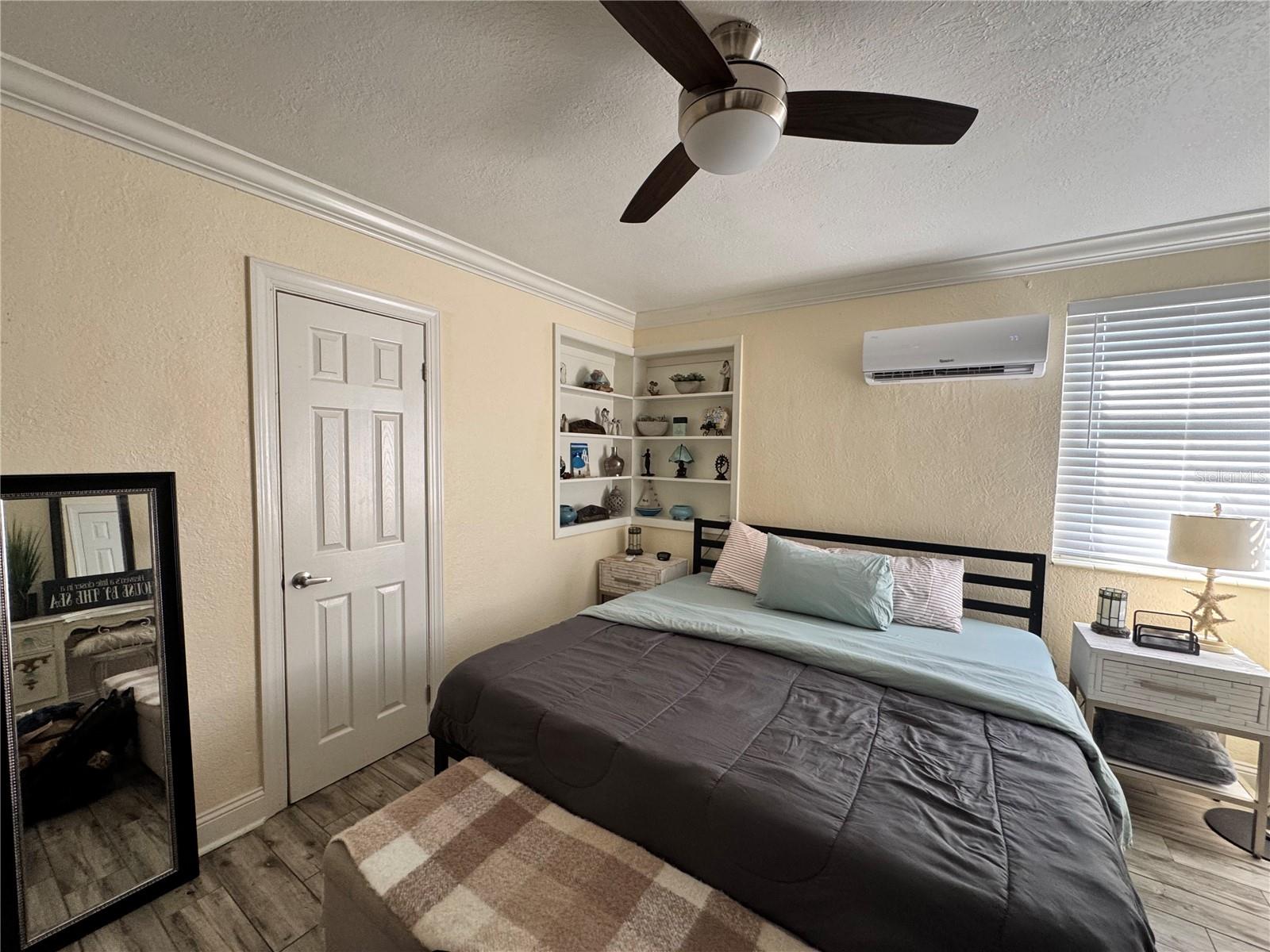 Image 9 of 19 For 756 Mandalay Avenue