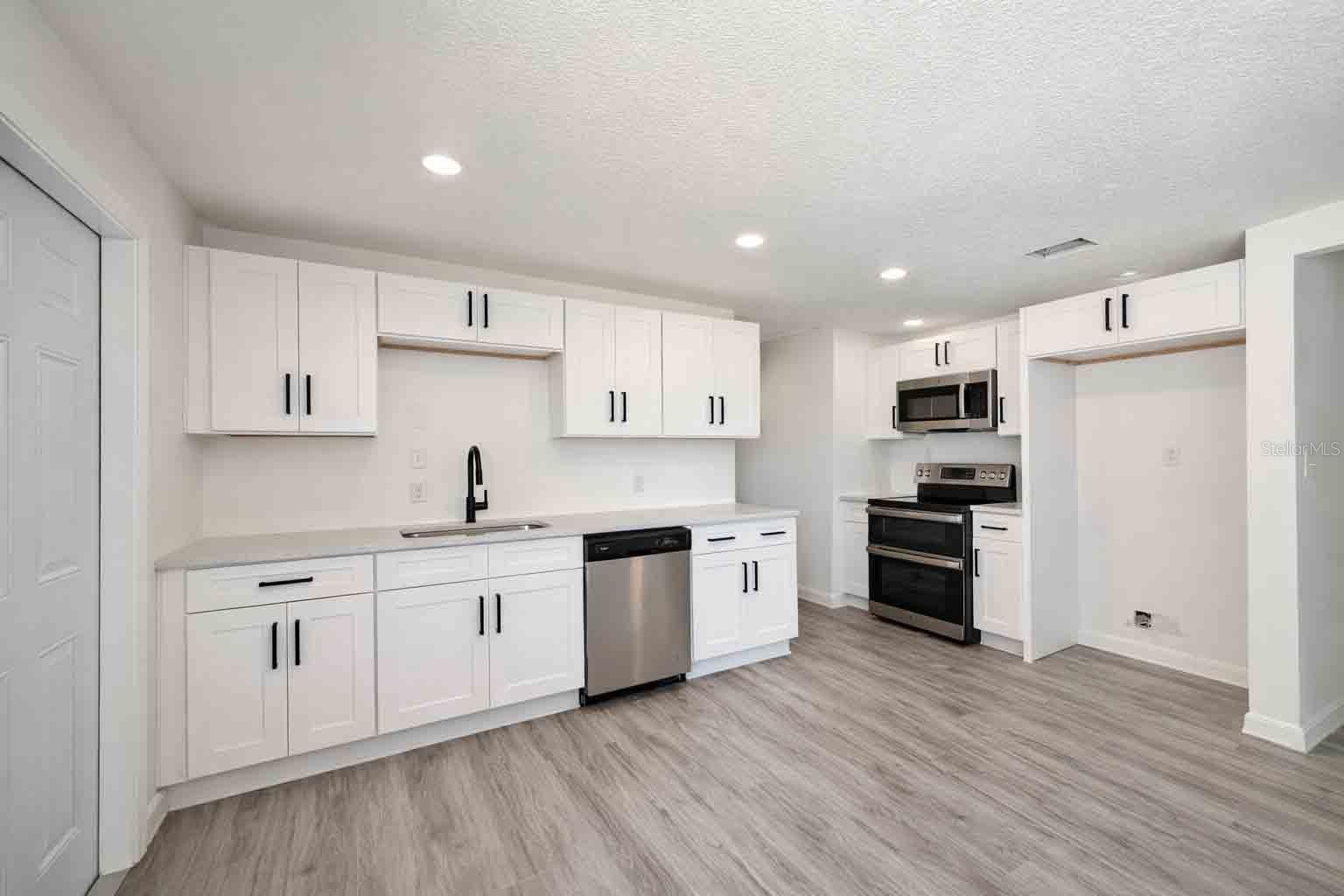 Image 6 of 16 For 502 Crystal Street