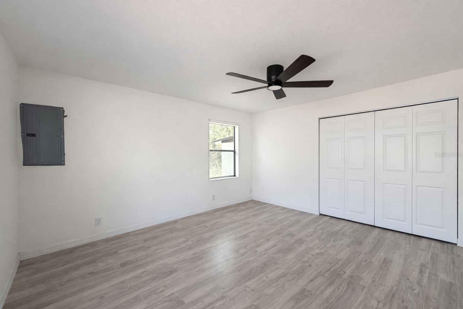 Image 8 of 16 For 502 Crystal Street