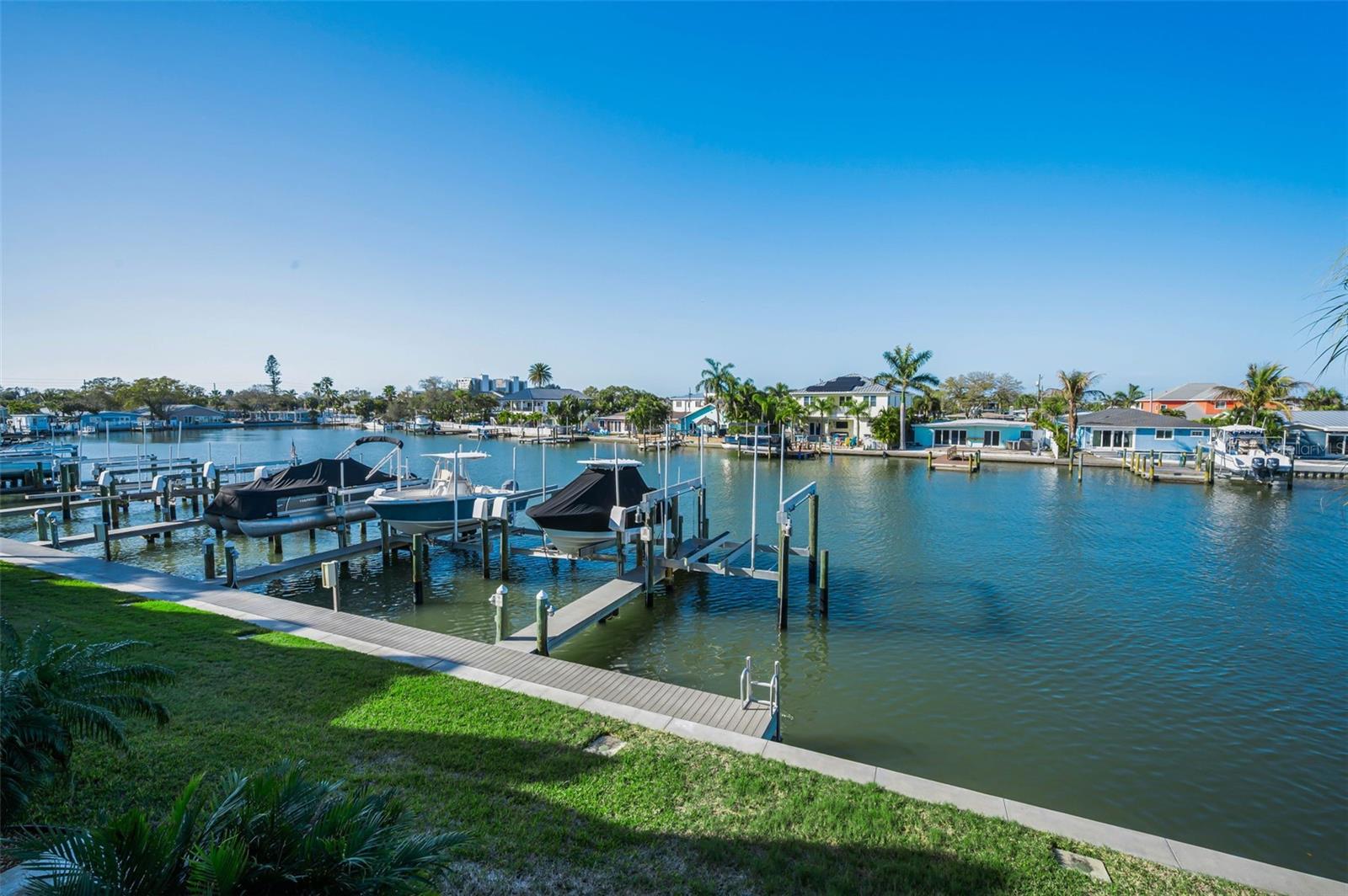 Image 17 of 71 For 140 Marcdale Boulevard