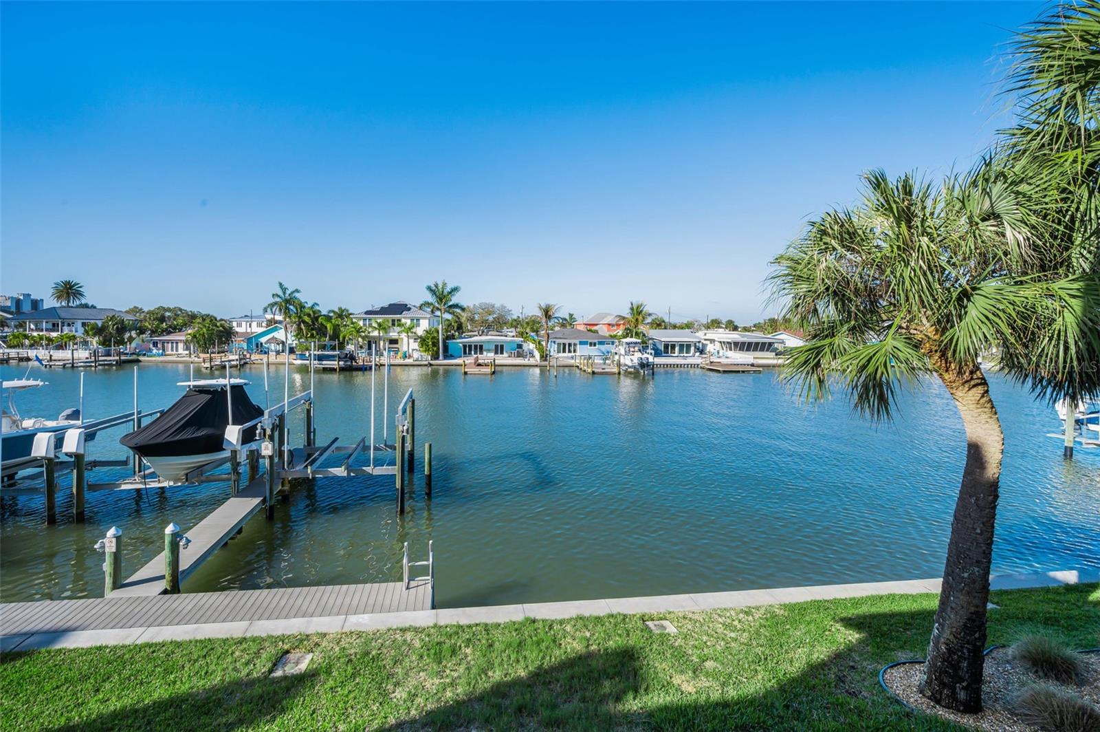 Image 18 of 71 For 140 Marcdale Boulevard