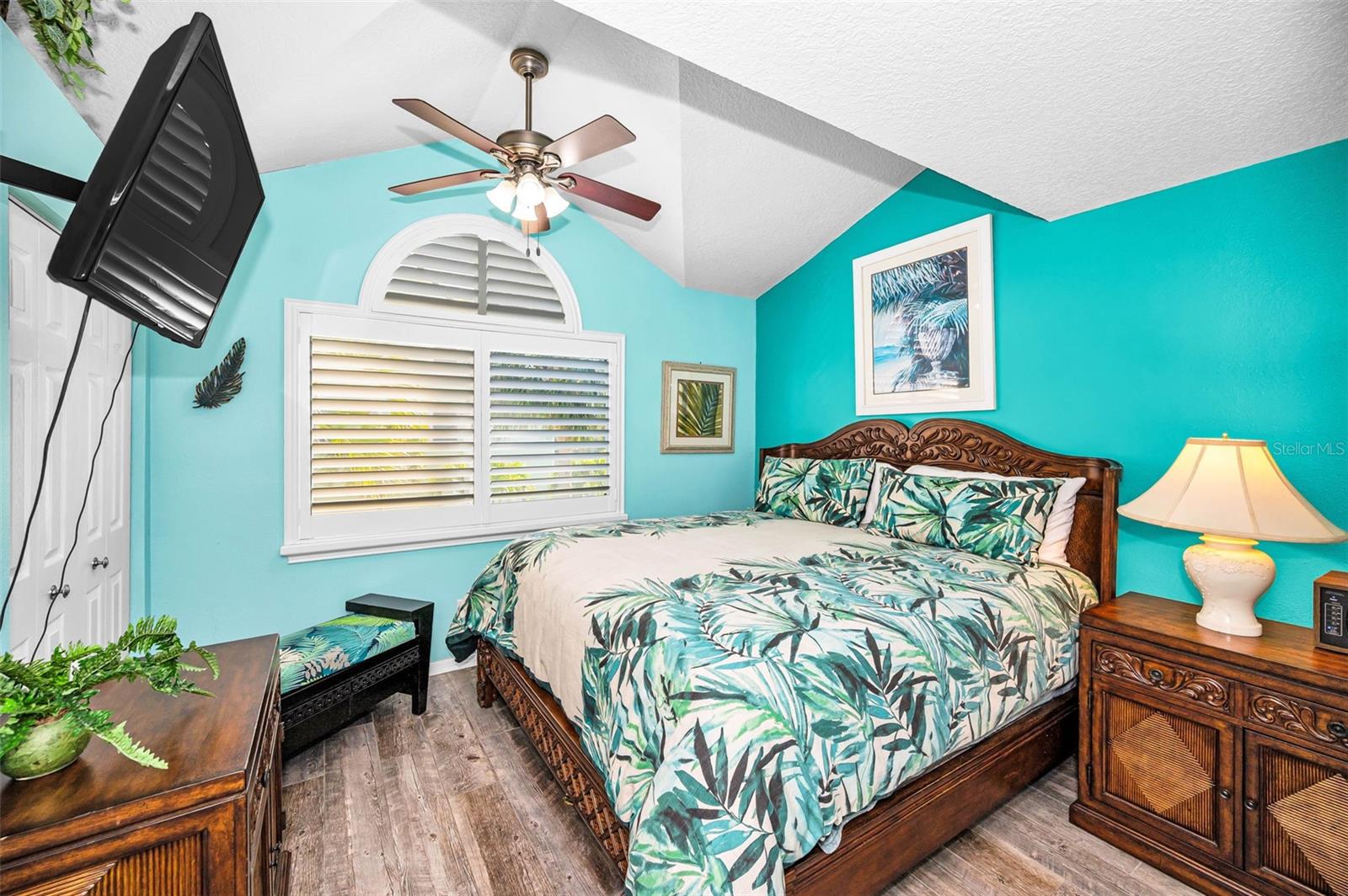 Image 29 of 71 For 140 Marcdale Boulevard