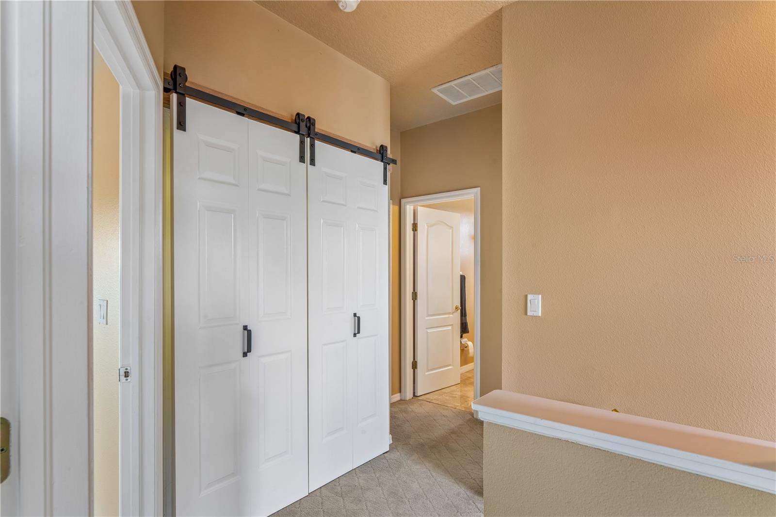 Image 29 of 62 For 402 Shore Drive W