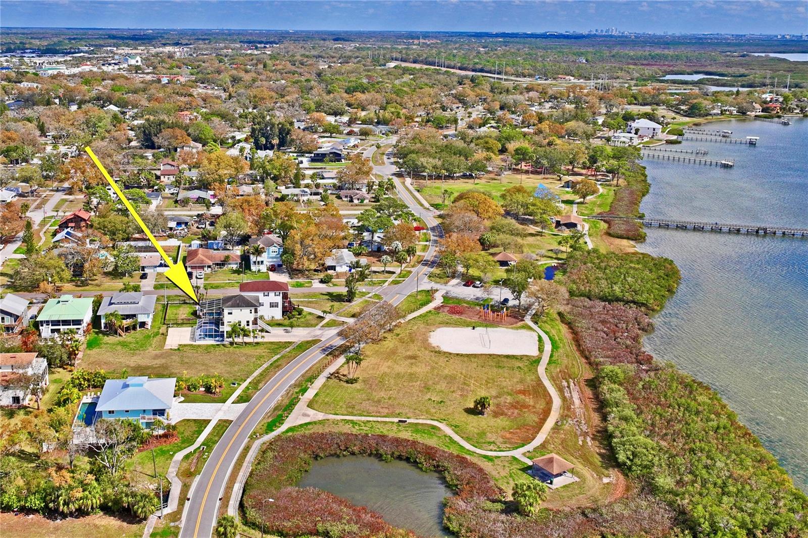 Image 3 of 62 For 402 Shore Drive W