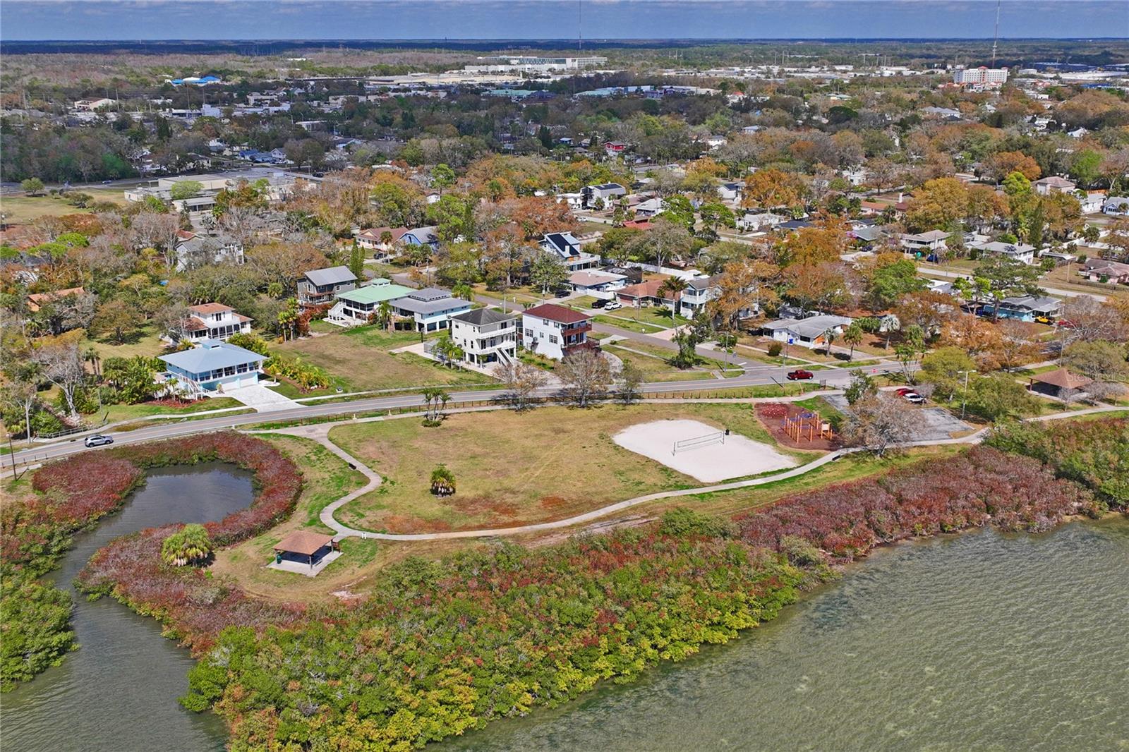 Image 49 of 62 For 402 Shore Drive W