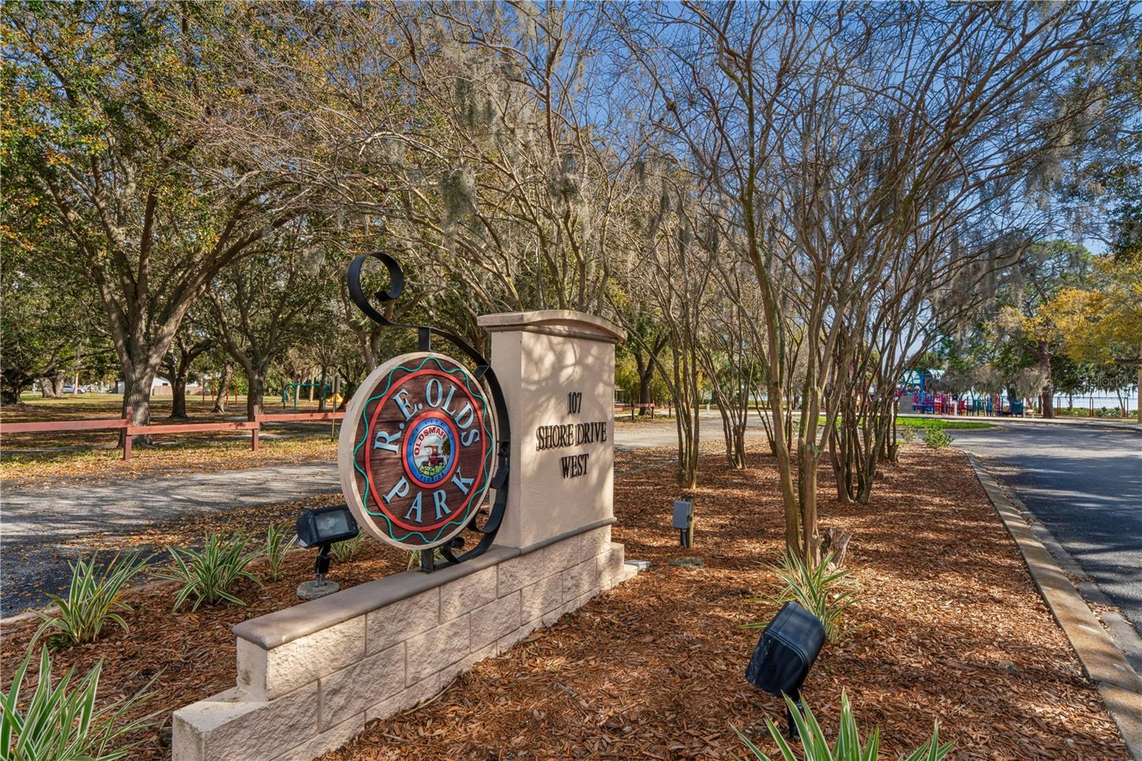 Image 50 of 62 For 402 Shore Drive W