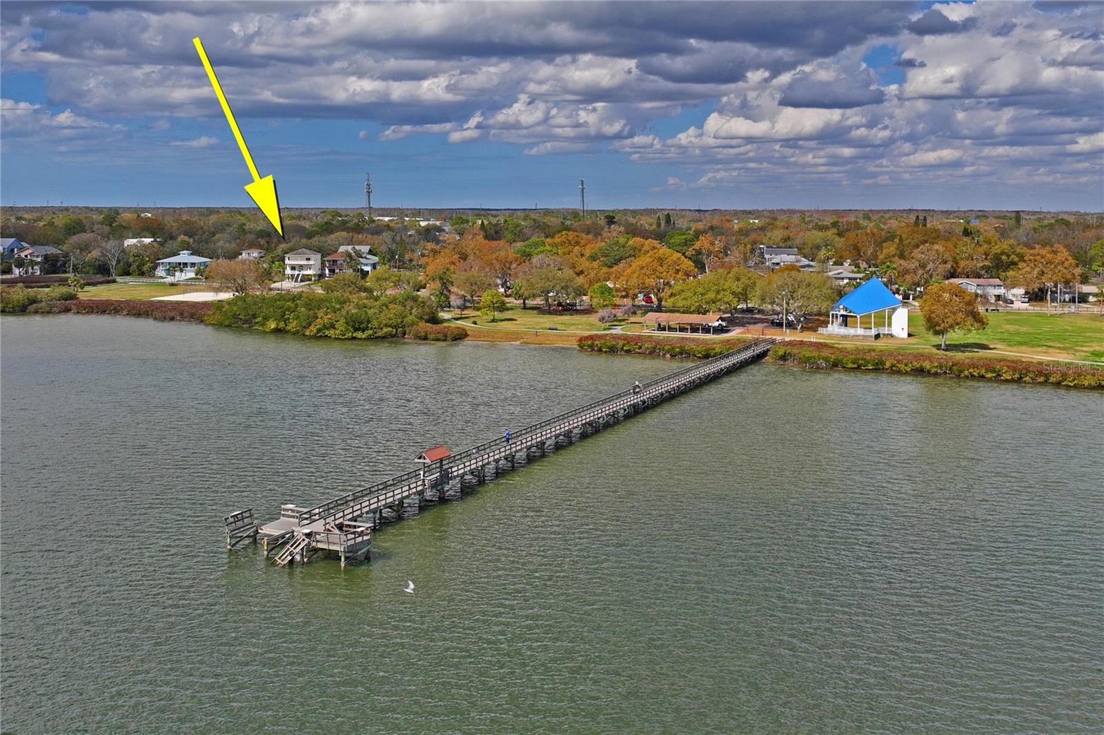 Image 51 of 62 For 402 Shore Drive W