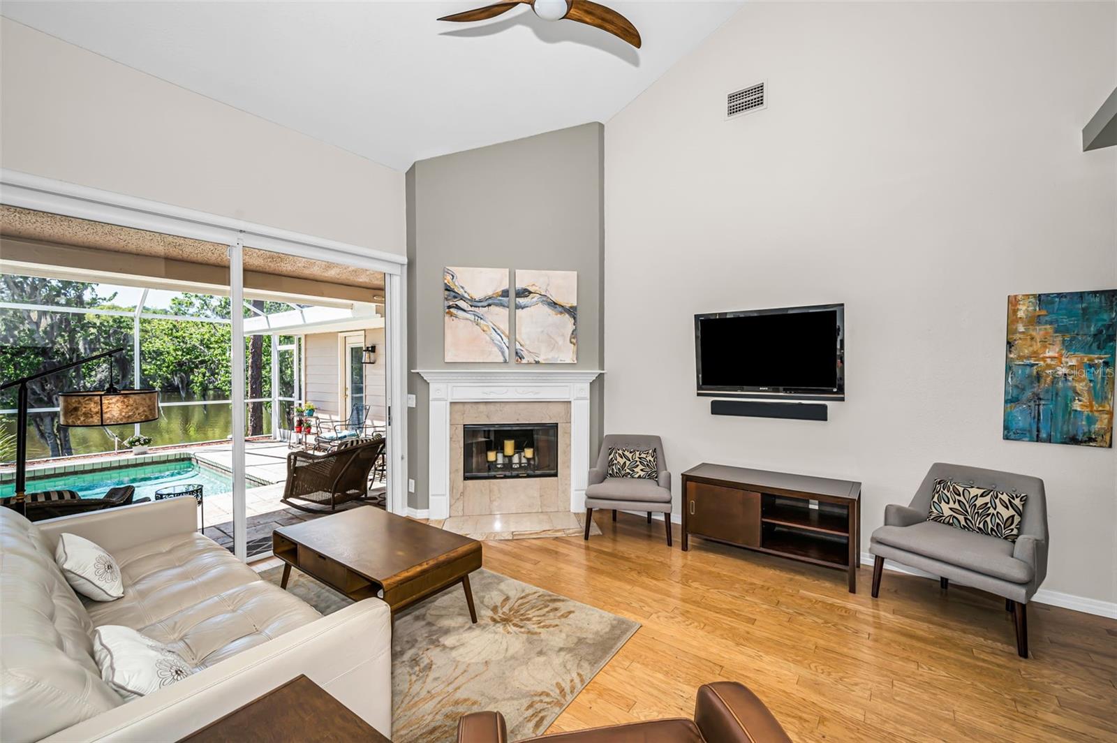 Image 27 of 93 For 1418 Woodstream Drive