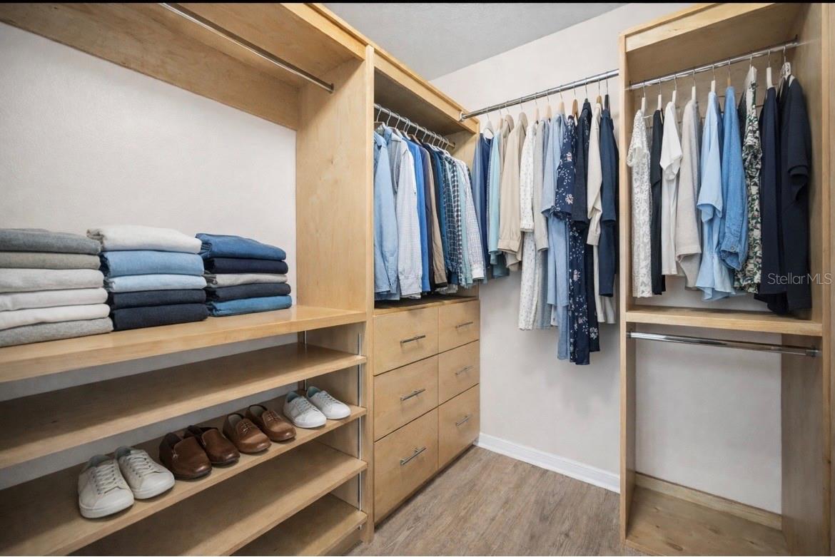 Image 32 of 93 For 1418 Woodstream Drive