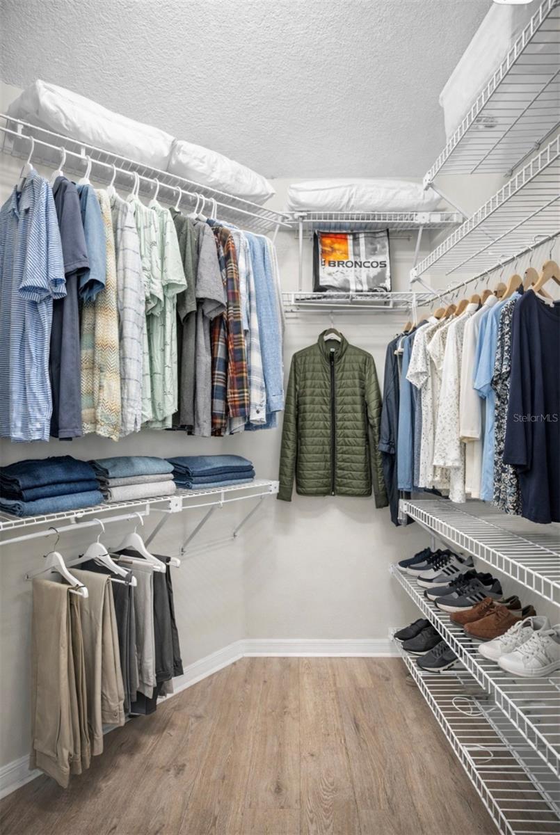 Image 33 of 93 For 1418 Woodstream Drive