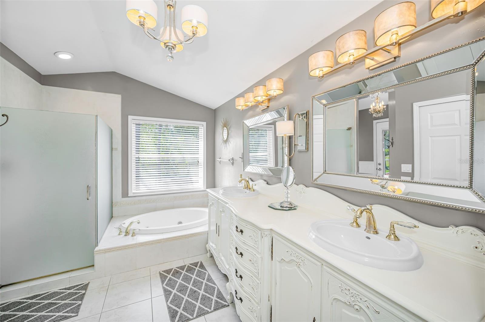 Image 34 of 93 For 1418 Woodstream Drive