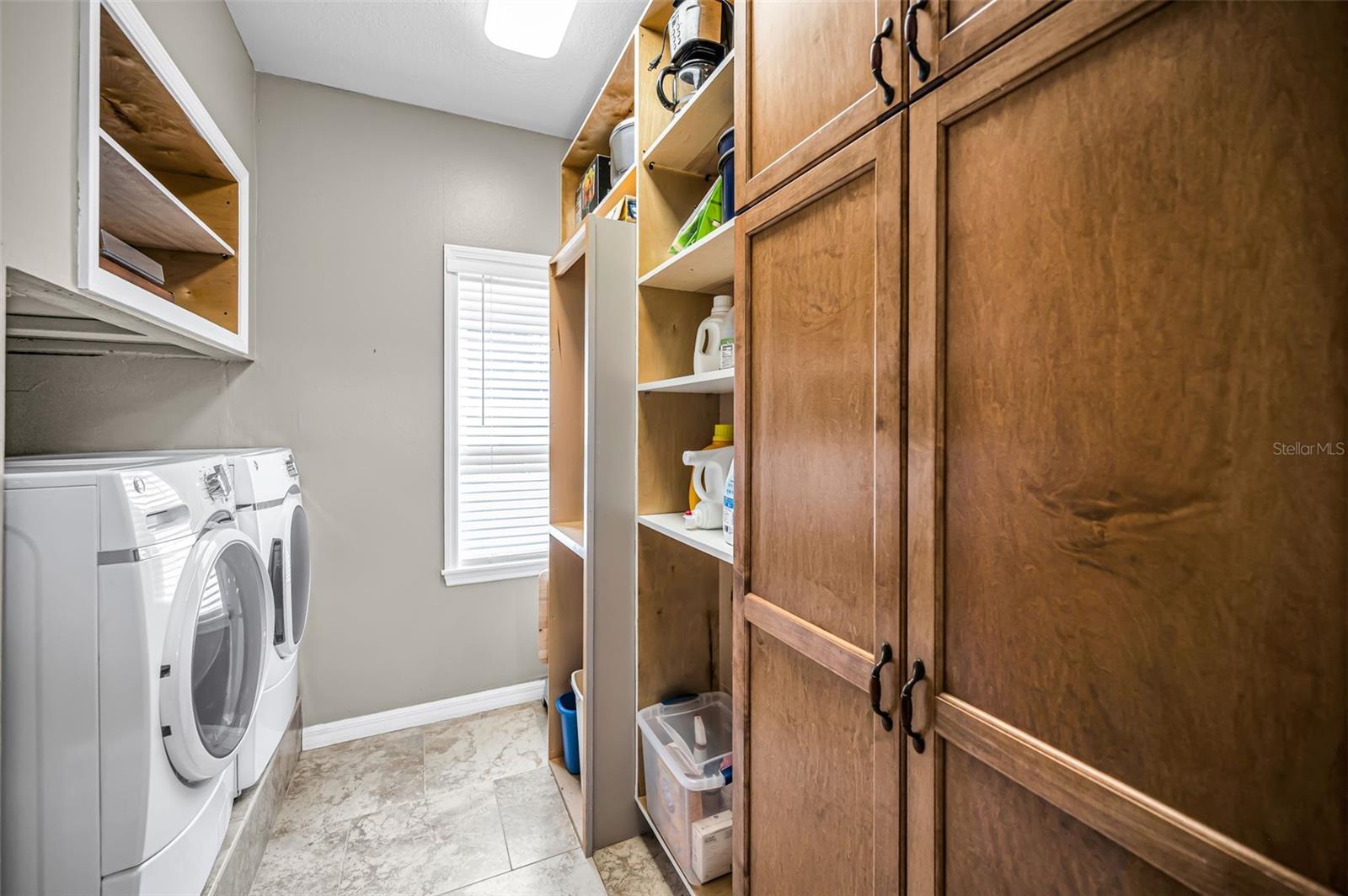 Image 38 of 93 For 1418 Woodstream Drive