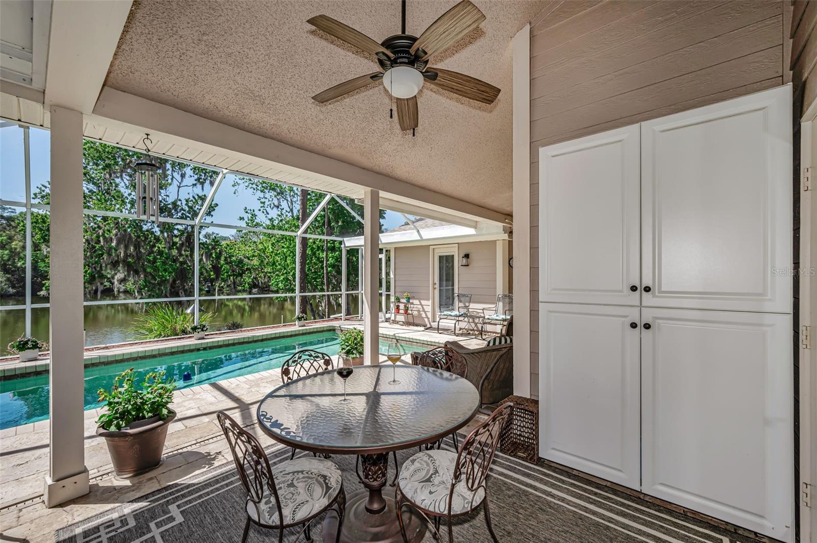 Image 46 of 93 For 1418 Woodstream Drive